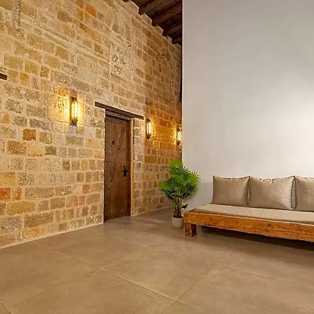 Ancient Knights Luxury Hotel 3*