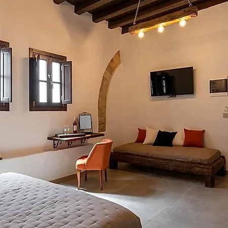 Ancient Knights Luxury Hotel 3*