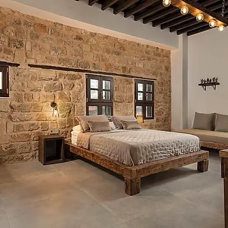 Ancient Knights Luxury Hotel 3*