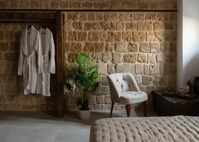 Ancient Knights Luxury Hotel 3*