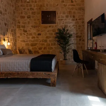 Ancient Knights Luxury Hotel *