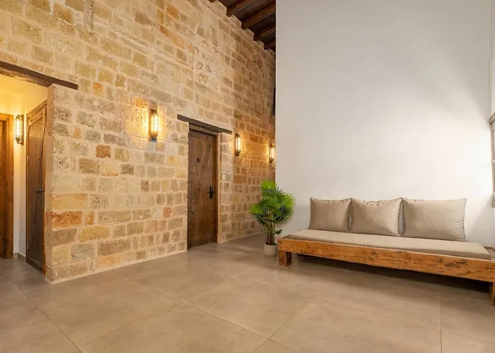 Ancient Knights Luxury Hotell 3*